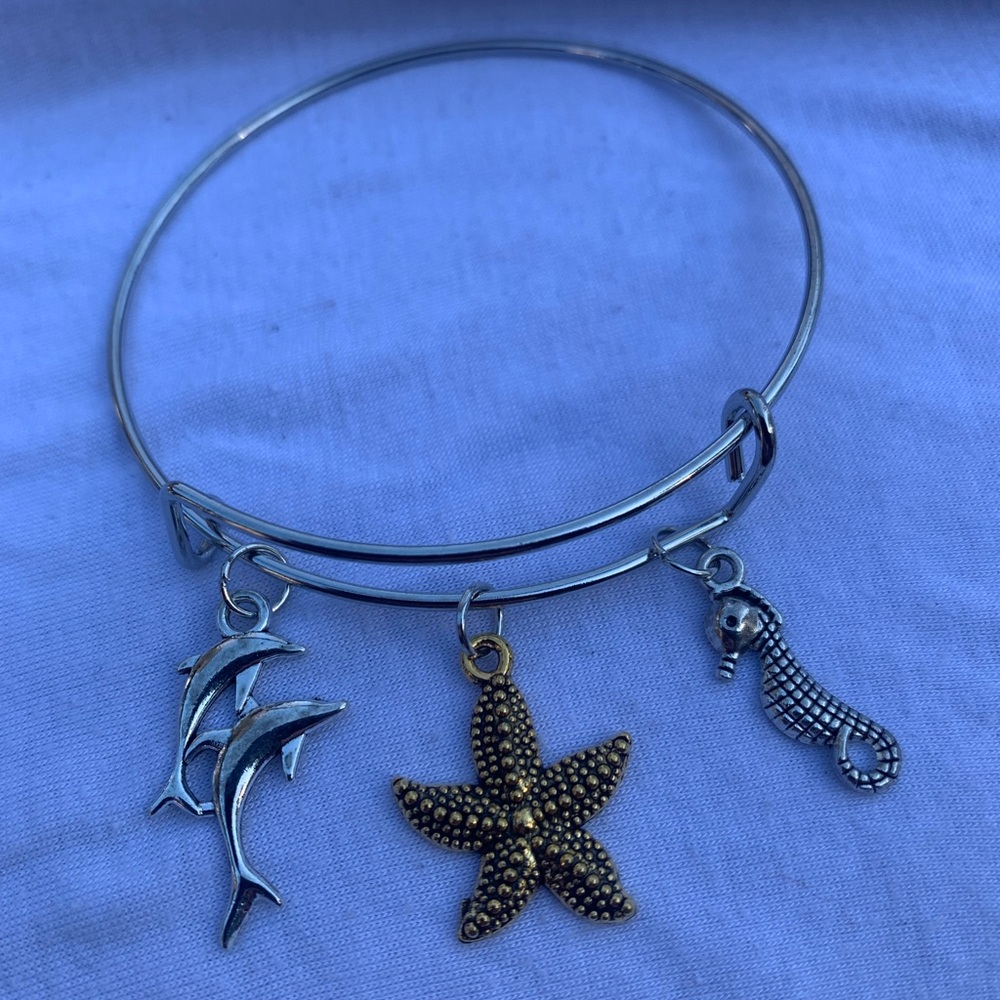 Brand New! Handmade! Adjustable Charm Bangle Bracelet! - Picture 4 of 4